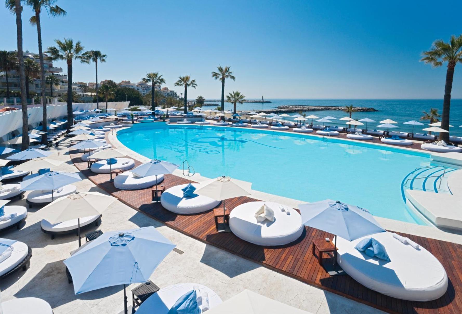 Banus Beach&pool *