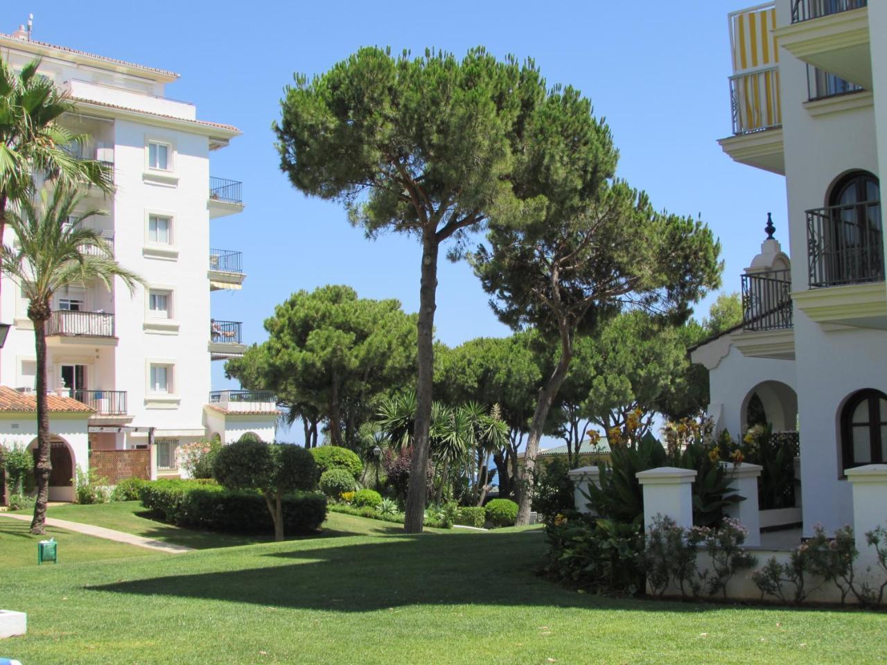 Banus Beach&pool * Marbella